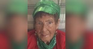 Lisa Botsford's Instagram, Twitter & Facebook