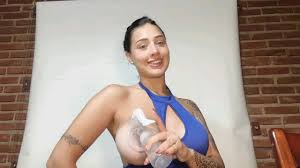 Breastfeeding Mommy Janice Videos | NSFW Content - YTboob