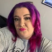 Amber Pettit's Instagram, Twitter & Facebook