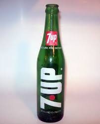 Les Vieilles Bouteilles De 7up En Verre Childhood Memories Vintage Memory Old Things