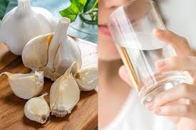 Bawang putih mengandung banyak nutrisi penting mulai dari. Jangan Anggap Sepele Makan Bawang Putih Dan Air Putih Setiap Pagi Akan Timbulkan Hal Tak Terduga Ini Dalam Tubuh Semua Halaman Sajian Sedap