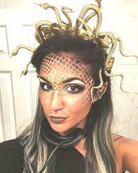 Maak Medusa Kostuum Zelf Maak Medusakostuum Zelf Diy Halloween Costumes Easy Medusa Costume Medusa Halloween