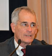 ブルース・ストークス 米ピュー・リサーチセンター国際経済世論調査部ディレクター.「変わるアメリカ 変わらないアメリカ 米大統領選」⑫