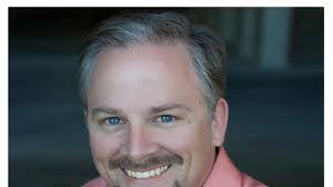 Glenn Heath's Instagram, Twitter & Facebook