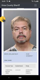 Man's most recent mugshot goes viral 10 years after getting arrested for  choking and st*bbing his girlfriend to death.