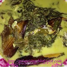 Resep cara membuat gulai ikan, hasilnya enak banget apalagi kuahnya. Gulai Pucuk Ubi Masak Lemak Ikan Salai Gilajering