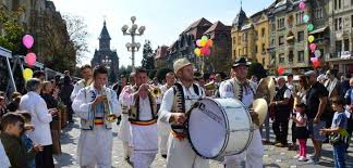 Găsiți cultura si arta în apropiere prin partajarea locație dvs. Veselie Mare La Timisoara Muzica De Fanfara Va Rasuna In Oras La Unul