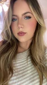 Adriana Novak's Instagram, Twitter & Facebook