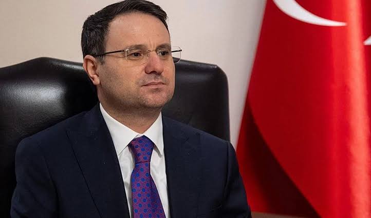 Bakan Gürlek, Türk Kızılay'a 150 bin lira bağışladı