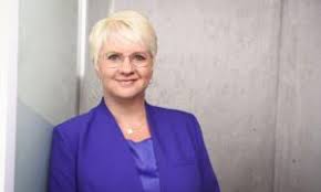 Kreiselmeier wird offiziell als Augsburger Co-Dekan eingeführt