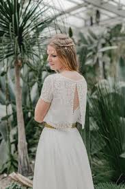 Die feier des brandneuen lebens beginnt immer mit angemessener kleidung und ausrüstung. Pin Von Elementar Brautkleider Hoch Auf Weddings Hochzeitskleid Lassige Brautkleider Brautkleid