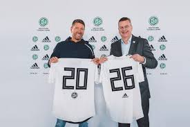 Dieser artikel behandelt dfb als deutscher fußball bund, für andere bedeutungen siehe dfb (begriffsklärung). Adidas Extends Longest Running Partnership With Dfb Until 2026
