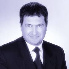 I want to introduce Adrian Keating, a new member of the fantastic  Commercial team of PLAY airlines !