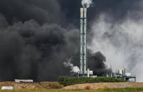 The explosion of the unknown origin, located at a site where the chemical companies congregate, was actually reported by local officials and site officials at 9.40am. Vsnv8tz7oih9gm