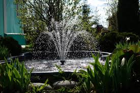 Springbrunnen für garten oder teich kaskaden wasserfall wasserspiel zierbrunnen. Der Beste Springbrunnen Fur Deinen Garten Mannersache