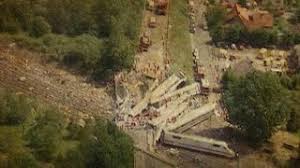 Erst jetzt, 15 jahre nach dem unglück im niedersächsischen eschede, hat sich. Vor 20 Jahren Zugungluck In Eschede Youtube