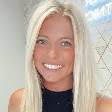 Rylie Collins's Instagram, Twitter & Facebook