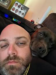 This is Zazu/Xico. He has a collar