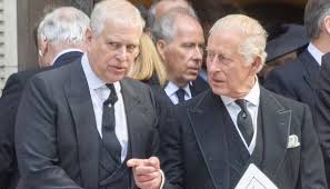 Caso Epstein /La policía británica arresta al príncipe Andrés, hermano de Carlos III: Tras varios días de muchas revelaciones y todo un país en su contra, la BBC acaba de anunciar que