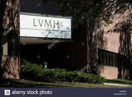 Lvmh, moët hennessy louis vuitton, ist der größte luxusmarkenkonzern der welt mit einem portfolio vo. Louis Vuitton Moet Hennessy Stockfotos Und Bilder Kaufen Alamy
