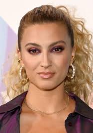 Tori Kelly