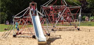 Die innenteile sind aus metall angefertigt und damit ist das produkt fest und stabil, was besonders für die sicherheit ihrer kinder wichtig ist! Spielgerate Fur Den Offentlichen Spielplatz Tri Poli