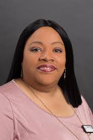 Leslie Caruthers's Instagram, Twitter & Facebook