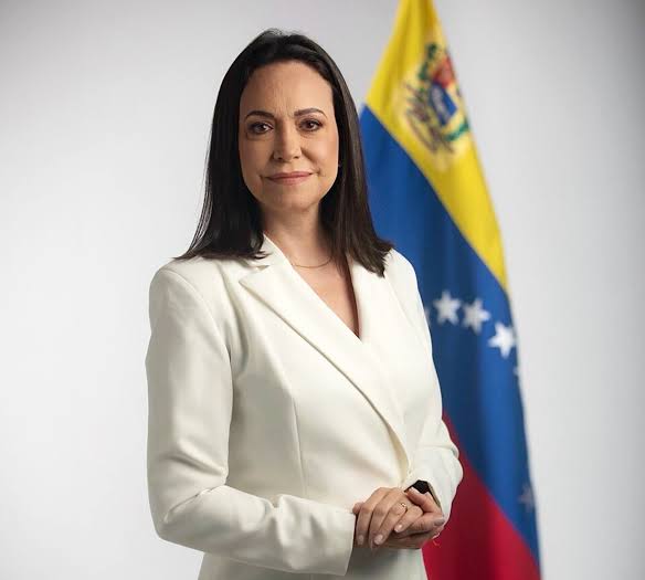 María Corina Machado acusa regime venezuelano de bloquear espaço aéreo para impedir seu retorno