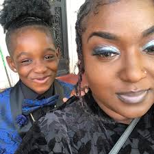 Was Judith and Cynthia's father's stock supposed to be distributed to his  heirs?