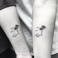 By dubuddha september 13, 2018. Beach Sister Tattoos These Minimalist Sunset Tattoos Are Really Nice And Great For Sisters Who Enjoy B Matching Sister Tattoos Sunset Tattoos Sibling Tattoos