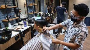 Hal inilah yang mendorong kami untuk berbagi kepada semua kalangan yang berkeinginan untuk. Repotnya Potong Rambut Saat Pandemi Covid 19 Metro Tempo Co
