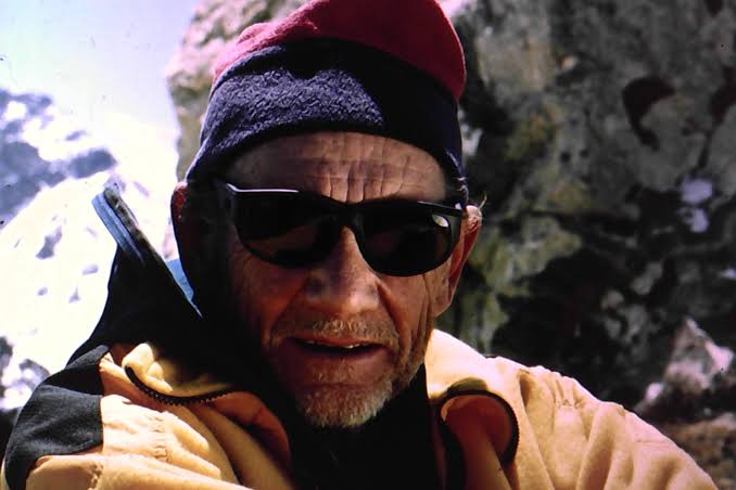 Antara hidup dan mati, berikut kisah paling gila para pendaki gunung terkenal.