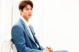 李敏鎬, born june 22, 1987) is a south korean actor, singer, and model. Lee Min Ho Stages A Royal Comeback Philstar Com