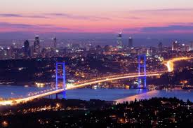 Reserva alojamientos privados en estambul con 9flats.com. La Ciudad De Estambul Es La Ciudad Mas Grande De Turquia Separada En Dos Partes Por El Bosforo El Estrecho Que Honeymoon Tour Packages Honeymoon Tour Istanbul