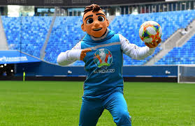 Pour tous les âges, pour une pratique académique, clubs et loisirs, ballon de football entrainement ou compétition avec poids et tailles officiels, certains ballons validés par la. Les Pires Mascottes Que L Euro A Connues A Commencer Par Cette Annee