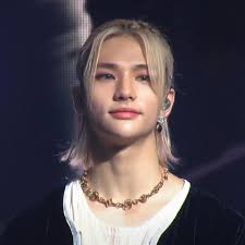 H Y U N J I N ° ~islay🍍