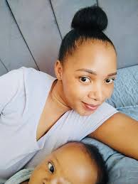 Mai mwana hatina zera ne ama 2000 ‼️‼️‼️ Baba ve kwangu vanekavo kane  19'years ! Kakasenda ma message makuseni kuti mamuka sei daddy ? Kana ma  balls akazara huya nawo ndiayamwe unozorora