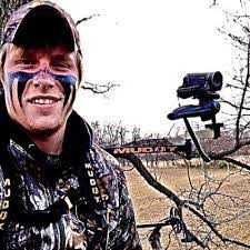 Derek Grueter's Instagram, Twitter & Facebook