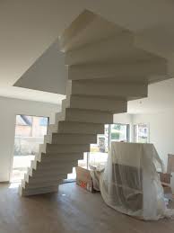 Magnifique Escalier Cremaillere D Une Salle A Manger Habille En Beton Cire Couleur Everest A Fontaine Saint Martin En 2020 Escalier Escalier Contemporain Saint Martin