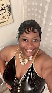 If you're single and fine drop a picture age has to be 24 and up 🆙