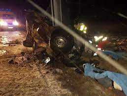 In urma coliziunii dintre 1 microbuz si 1 autoturism au rezultat 12 victime astfel: Imagini De GroazÄƒ De La Accidentul Mortal Petrecut In AceastÄƒ DimineaÈ›Äƒ Aproape De RÄƒcÄƒciuni Unu Pe Trotus