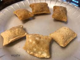 Totino S Pizza Rolls Vs Kroger Pizza Snack Rolls Who Win Wichita By E B