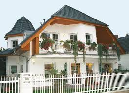 Neben der eingangshalle finden sie einen raum, den sie als abstellraum nutzen können, eine toilette und einen. Haus Mit Einliegerwohnung Bauen Oder Ein Zweifamilienhaus Bauen