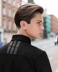 Men With Cool Medium Layered Hairstyle Menshairstyles Popularmenshairstyles Wavy Hair Men Long Hair Styles Men Medium Layered Hair