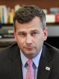 Lots more to do for Maui TV's Reuben Collier (+video)