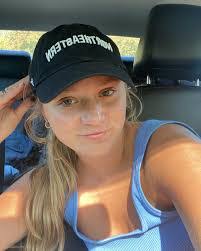 Jocelyn Morris's Instagram, Twitter & Facebook