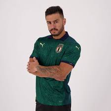 Gostei de mais das camisas, a personalização de excelente qualidade. Camisa Puma Italia Third Renaissance 2020 Futfanatics