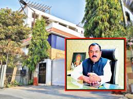 भोंदूबाबा कॅप्टन खरातच्या फार्महाउसमधून पिस्तूल जप्त; झडतीत आणखी आक्षेपार्ह व्हिडीओ पोलिसांच्या हाती