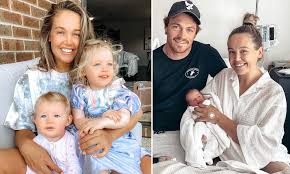 Discover gary rohan's biography, age, height, physical stats, dating/affairs, family and career updates. Amie Rohan Opens Up On How Splitting With Her Afl Star Gary Rohan Was Worse Than Death Of Her Baby Daily Mail Online