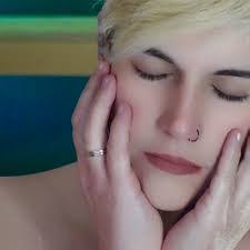 Lorena Ferro's Instagram, Twitter & Facebook